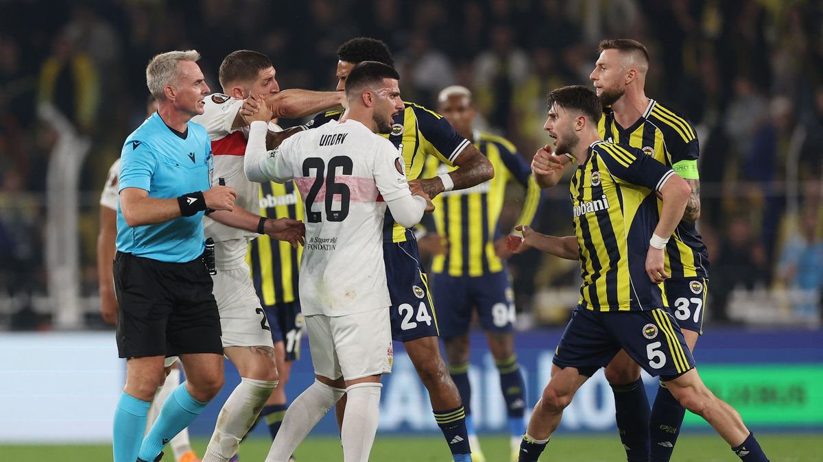 Na fotbalové sudí praskl velký průšvih. 149 rozhodčích je suspendováno